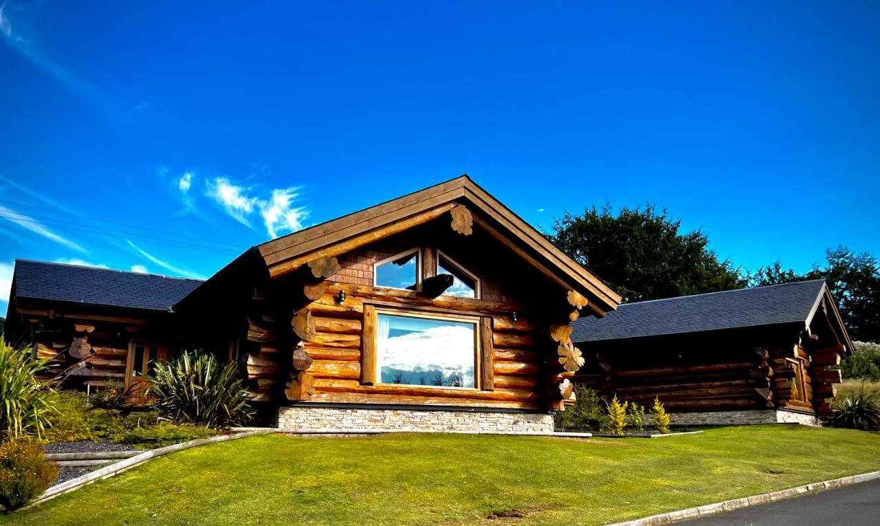 The Log Cabins At The Vu Bathgate Eksteriør bilde