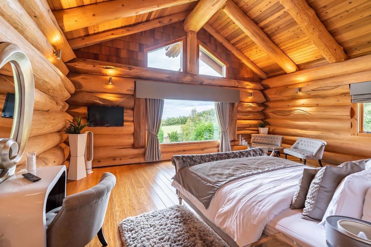 The Log Cabins At The Vu Bathgate Eksteriør bilde